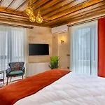 Hotel Pegas House